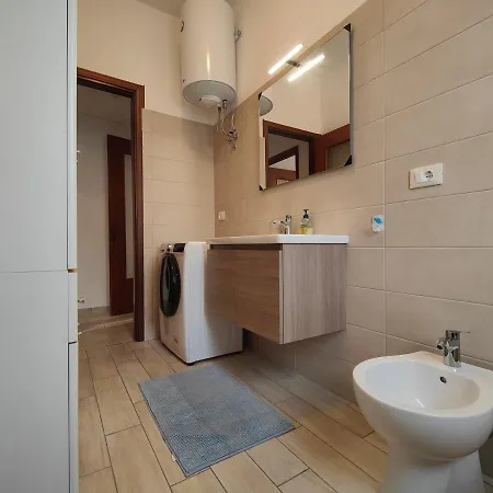 Apartment Via San Lazzaro 48 By Tempovacanza